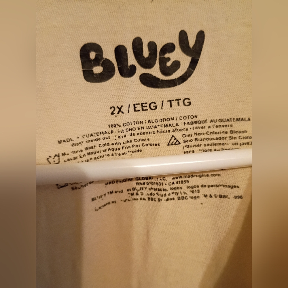 Bluey Graphic T-Shirt with Characters. Size 2x Cream Colored Short Sleeves. - Picture 3 of 5